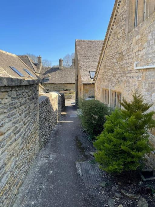 Fordview Cottage Is Full Of Cotwolds Charm Upper Slaughter Exterior photo